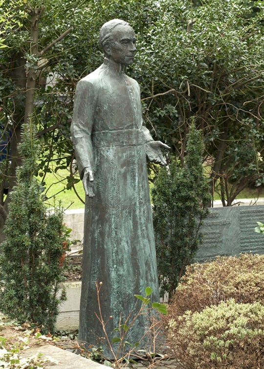 Adolf Kolping pomnik, Rzeźba pomnikowa, Bogumił Burztński